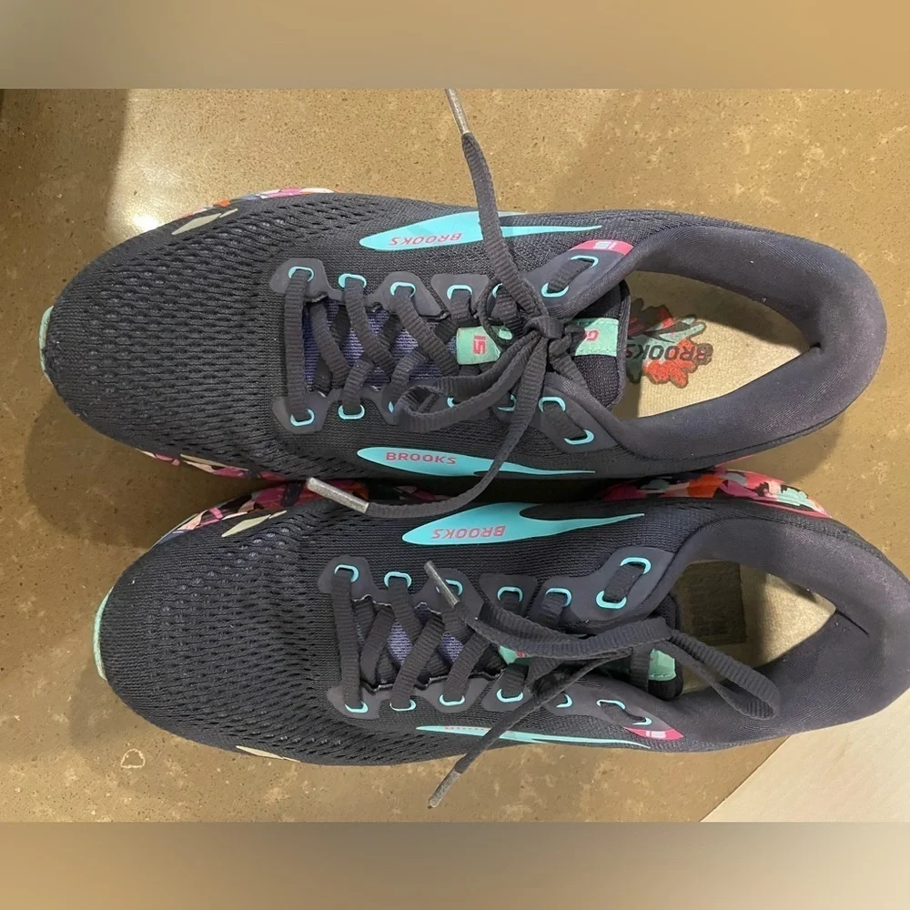 Brooks Women's Black and Teal Athletic Shoes